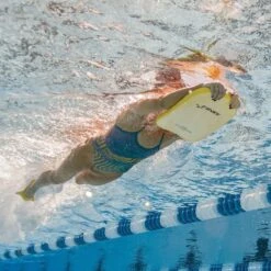 FINIS Foam Kickboard -Pool Wear 1.05.035 Senior Usage.Main 3